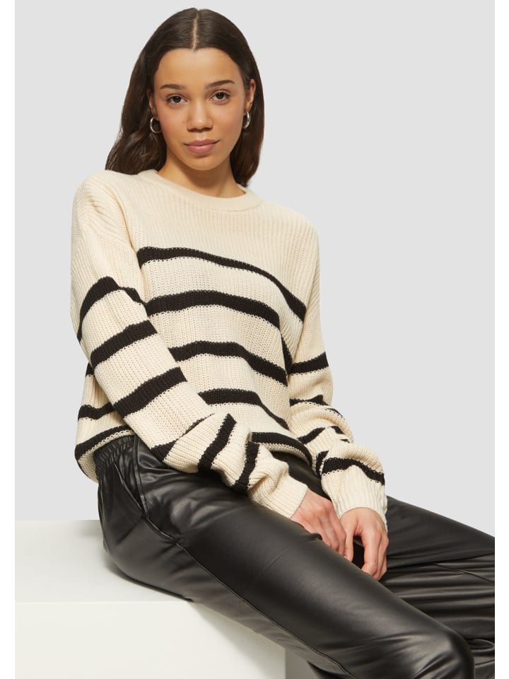 Вязаный свитер QS, бежевый
Вязаный свитер QS, бежевый