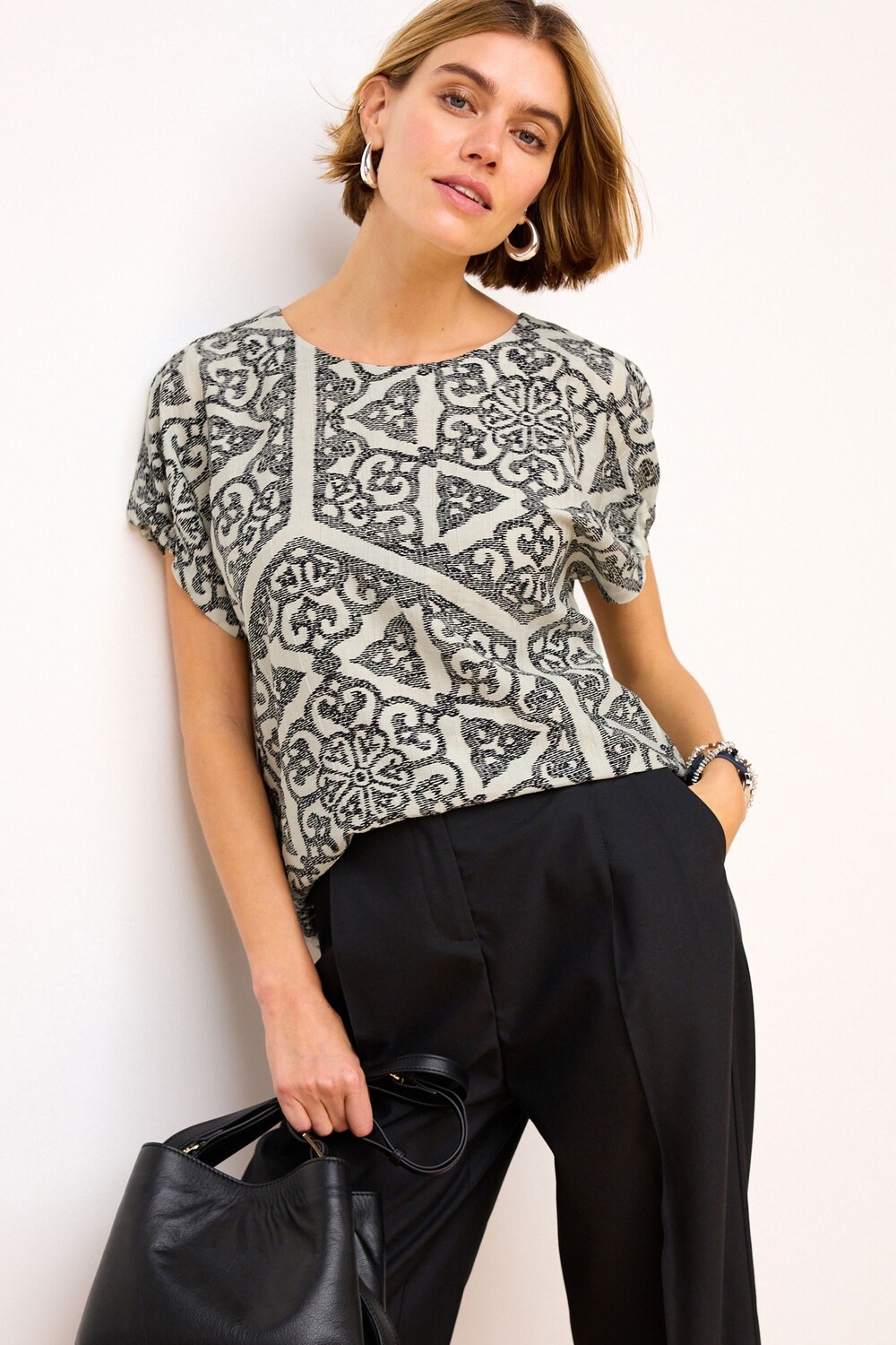 Фактурная футболка с короткими рукавами свободного кроя Next, черный
Фактурная футболка с короткими рукавами свободного кроя Next, черный