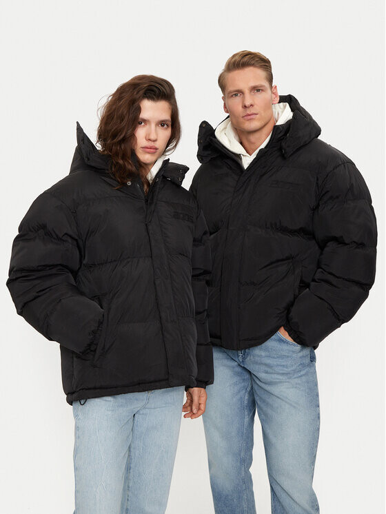 Пуховик стандартного кроя 2005, черный
Пуховик стандартного кроя 2005, черный