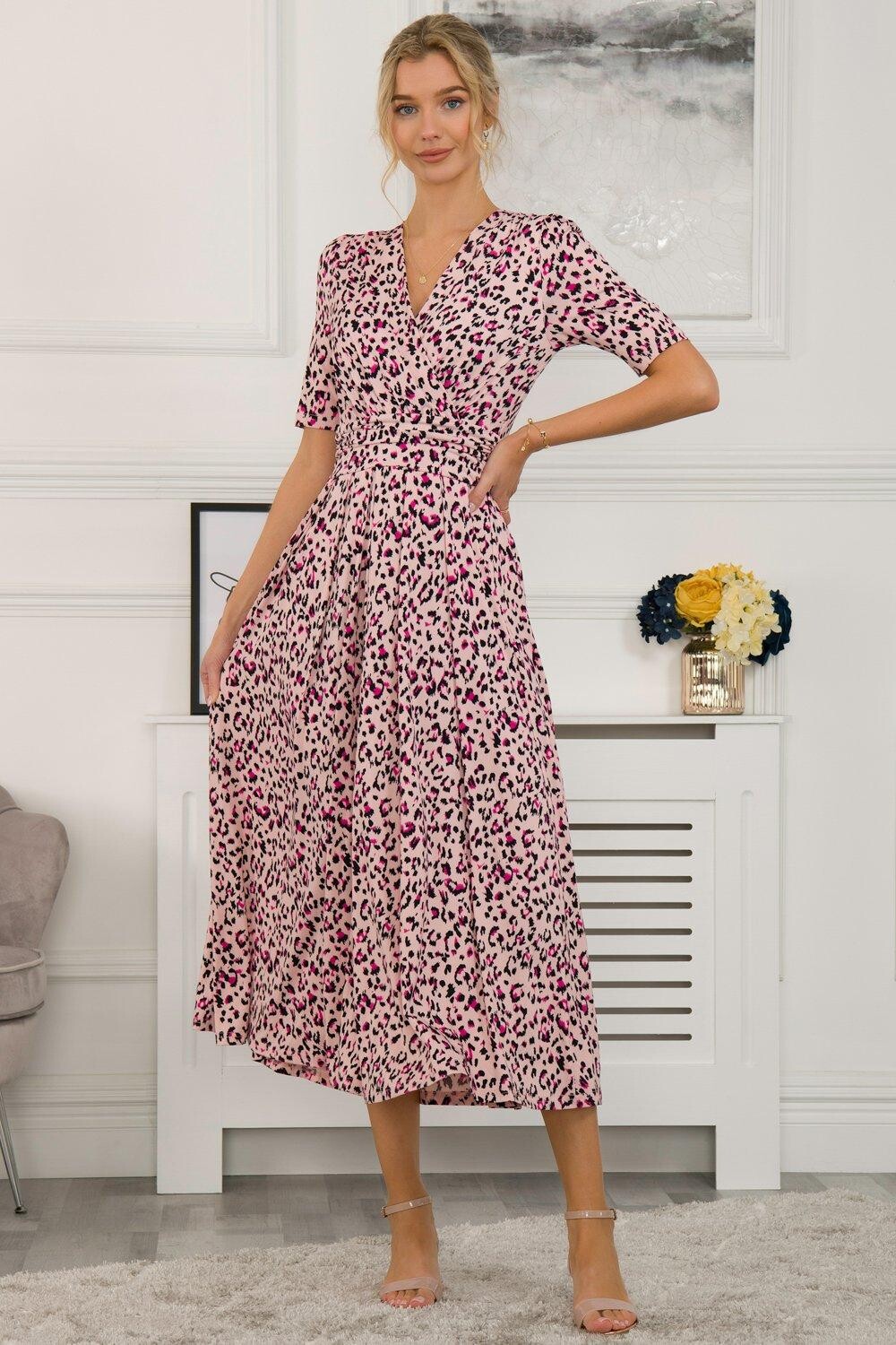 Платье макси Denise с запахом Jolie Moi, розовый
Платье макси Denise с запахом Jolie Moi, розовый