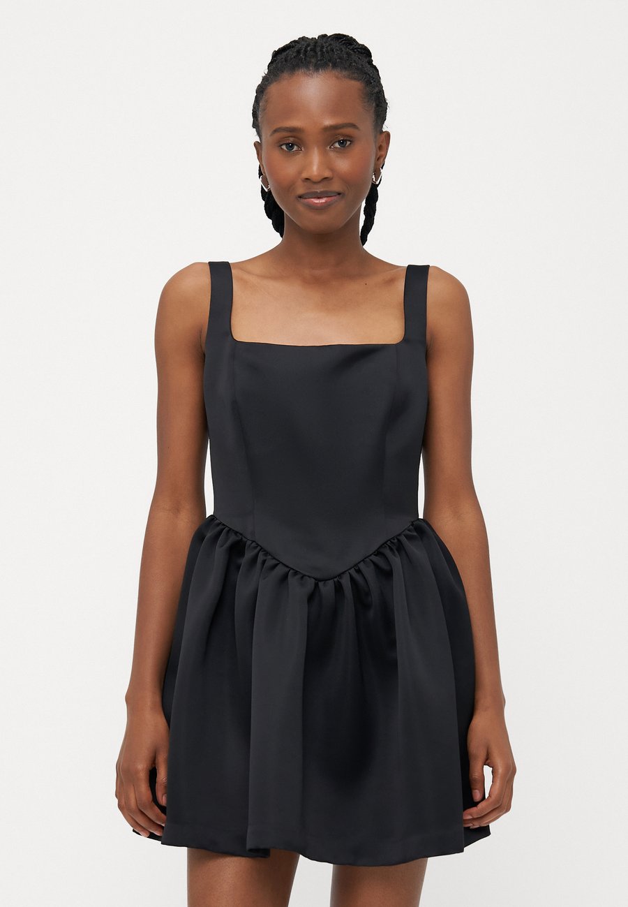 Платье Gina Tricot Petite MINI DRESS, Black
Платье Gina Tricot Petite MINI DRESS, Black