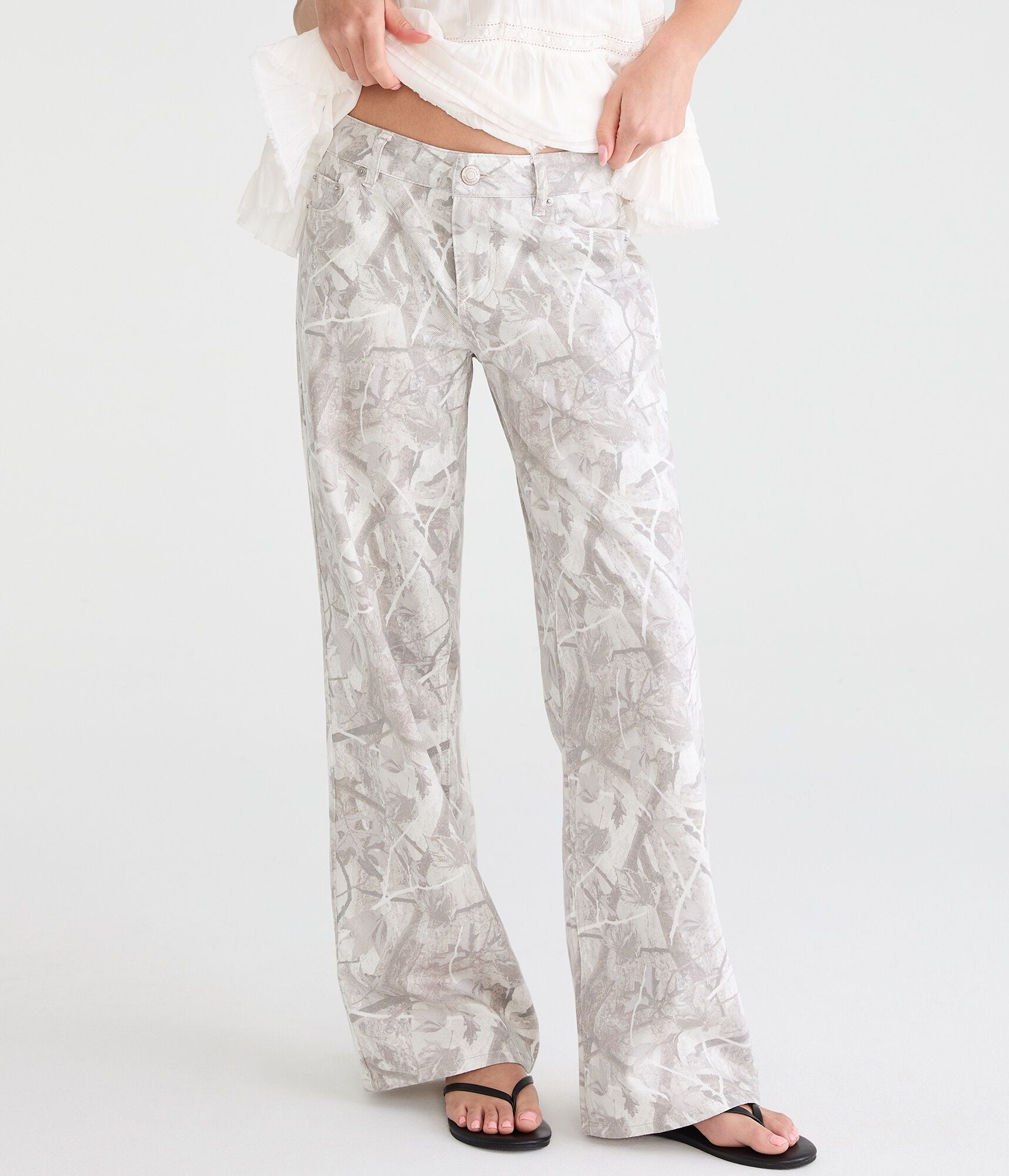 Джинсы Aeropostale с низкой посадкой, свободные, широкие, камуфляжные, цвета леса
Джинсы Aeropostale с низкой посадкой, свободные, широкие, камуфляжные, цвета леса