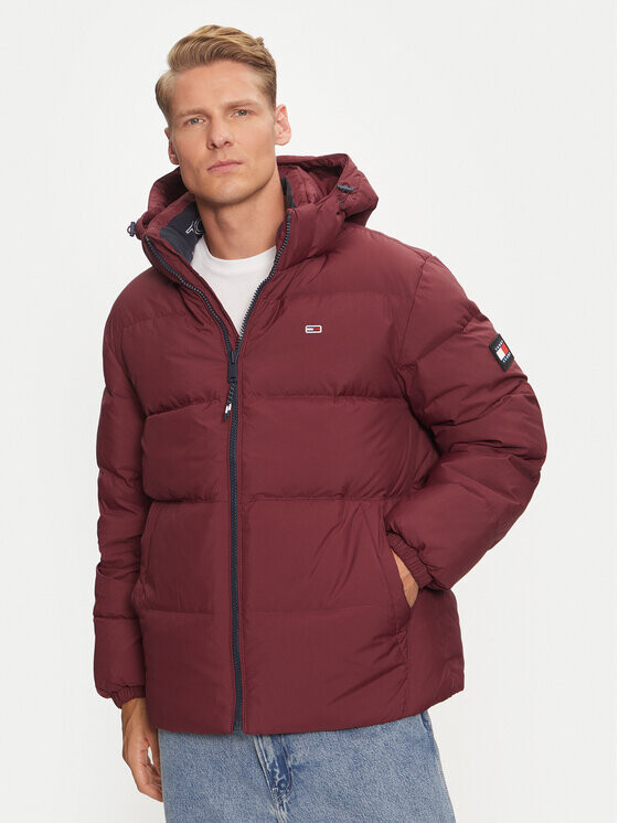 Пуховик стандартного кроя Tommy Jeans, красный 
Пуховик стандартного кроя Tommy Jeans, красный