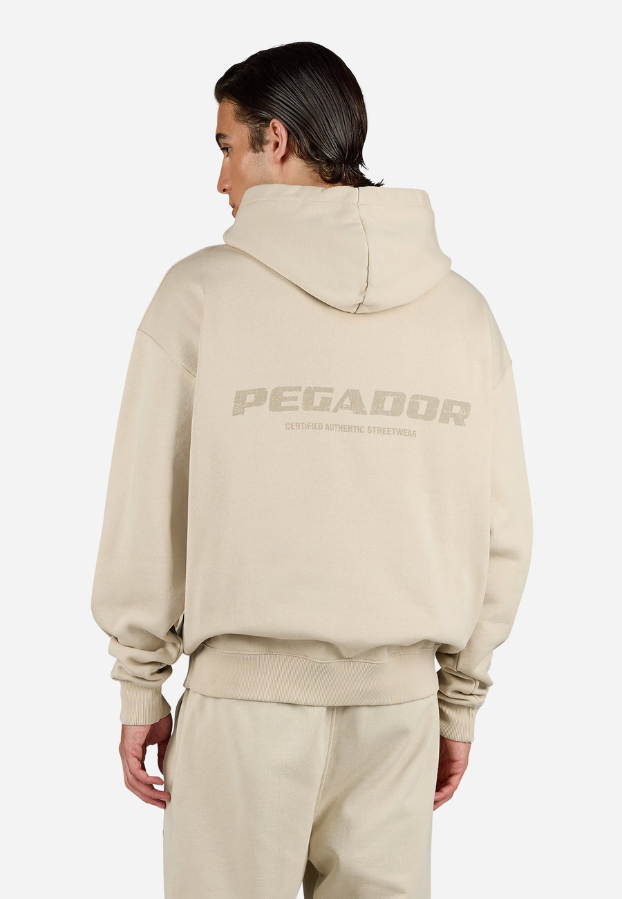 Худи Pegador COLNE LOGO , Washed Stone Rough Feather Stone/Beige
Худи Pegador COLNE LOGO , Washed Stone Rough Feather Stone/Beige