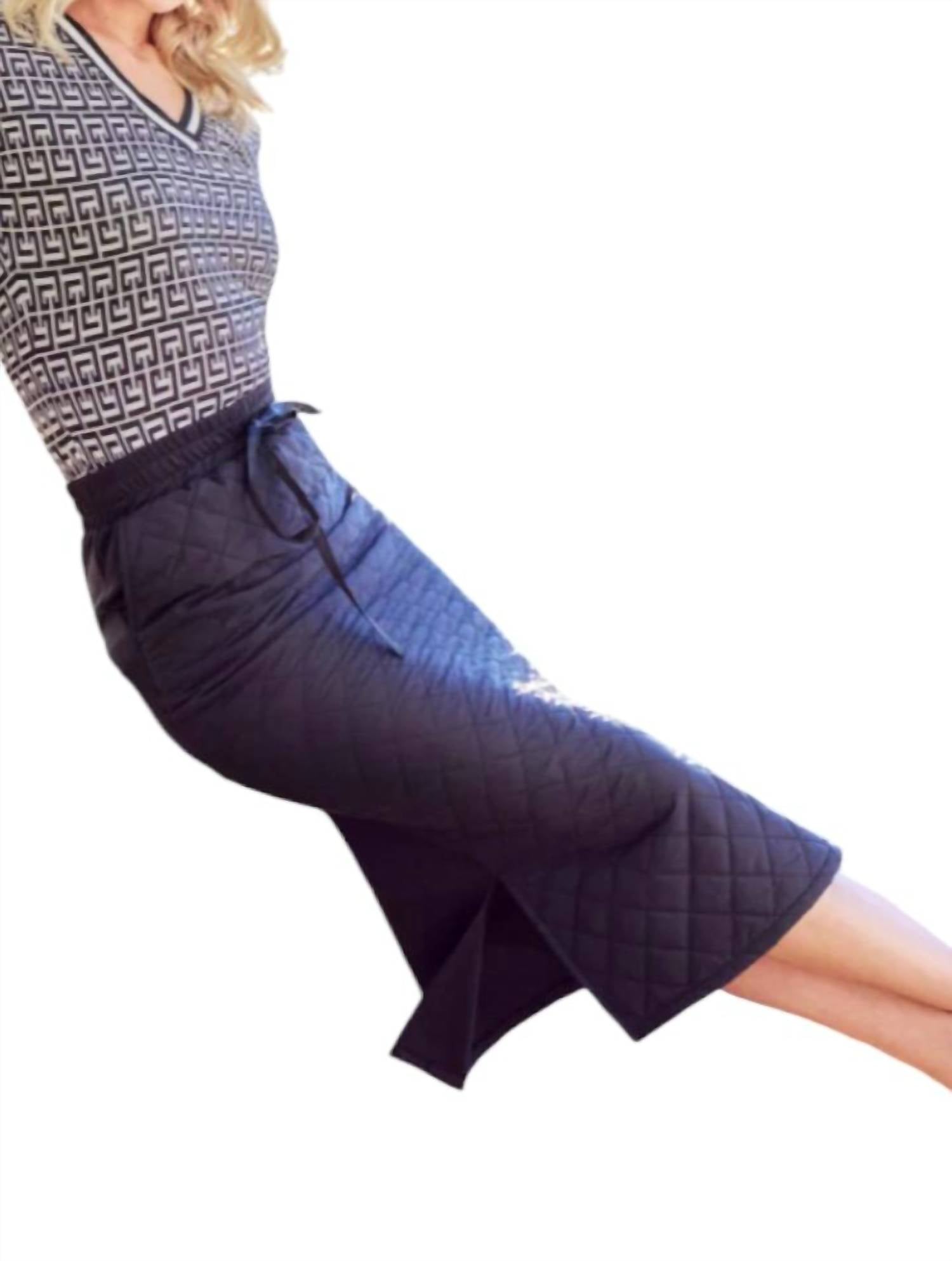 Стеганая юбка-миди Copenhagen черного цвета oolala
Стеганая юбка-миди Copenhagen черного цвета oolala