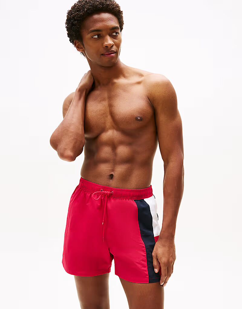 Шорты для плавания Tommy Hilfiger среднего размера с завязками в цвете Multi
Шорты для плавания Tommy Hilfiger среднего размера с завязками в цвете Multi