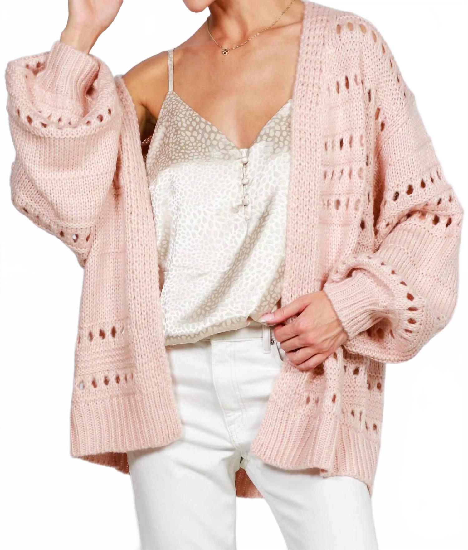 Вязаный кардиган-свитер крючком в пудрово-розовом цвете Vine & Love
Вязаный кардиган-свитер крючком в пудрово-розовом цвете Vine & Love