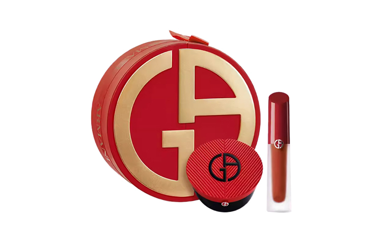 Набор косметики для женщин GIORGIO ARMANI
Набор косметики для женщин GIORGIO ARMANI