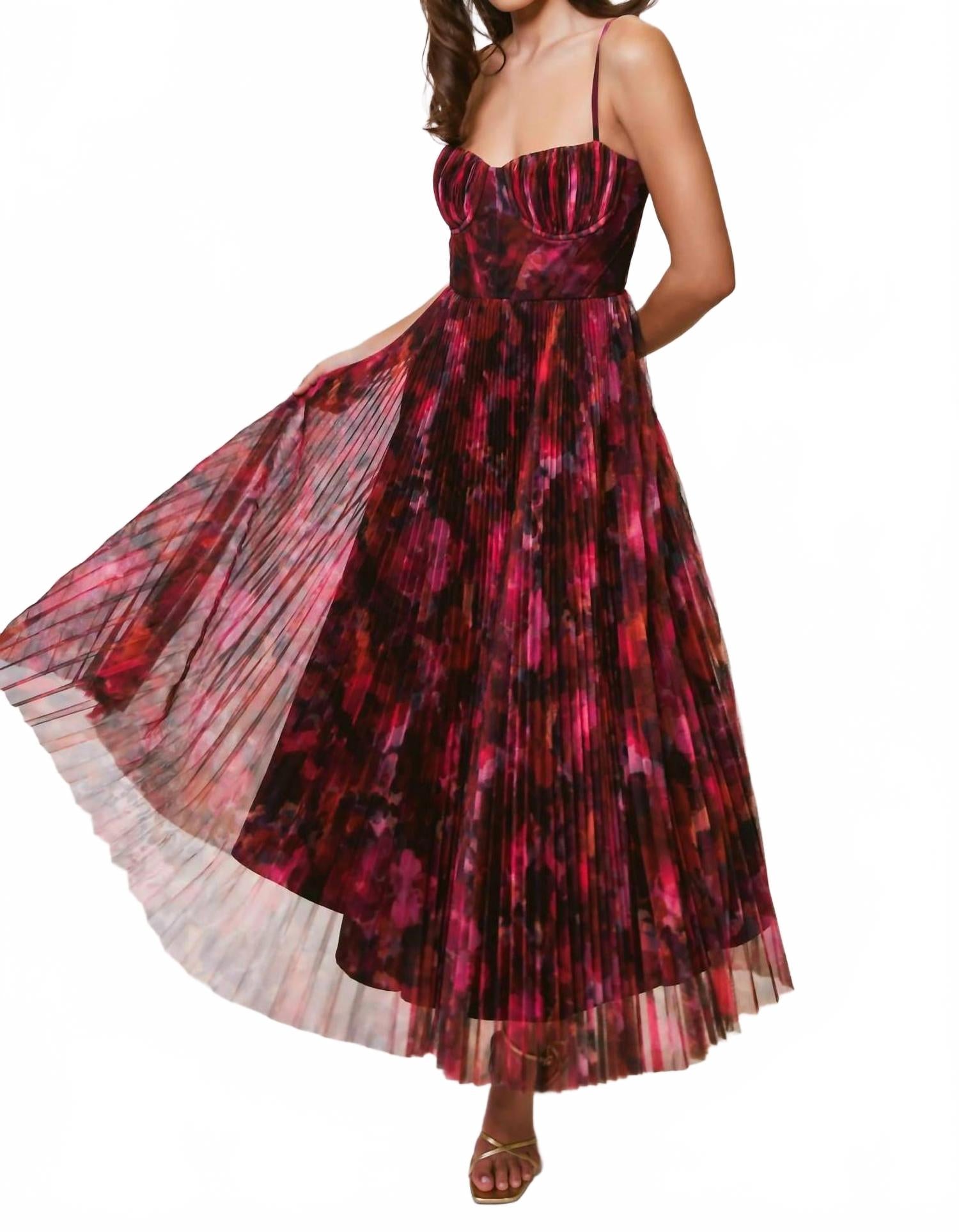 Hutch Вечернее платье Amara длиной до колена, красное
Hutch Вечернее платье Amara длиной до колена, красное