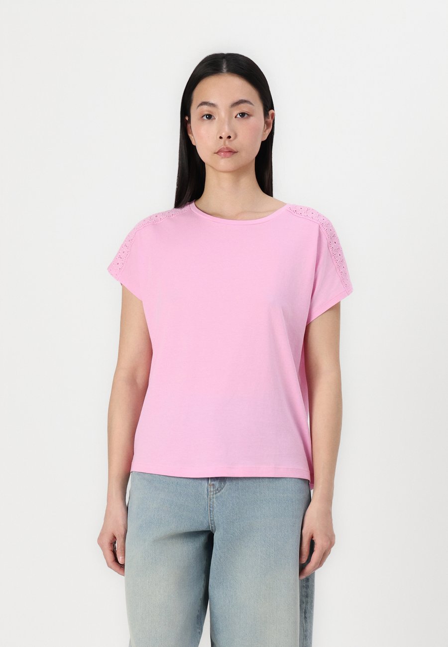 Футболка Vero Moda VMEMMY TAPE, Bonbon/Pink, Розовый, Футболка Vero Moda VMEMMY TAPE, Bonbon/Pink
Футболка Vero Moda VMEMMY TAPE, Bonbon/Pink, Розовый, Футболка Vero Moda VMEMMY TAPE, Bonbon/Pink