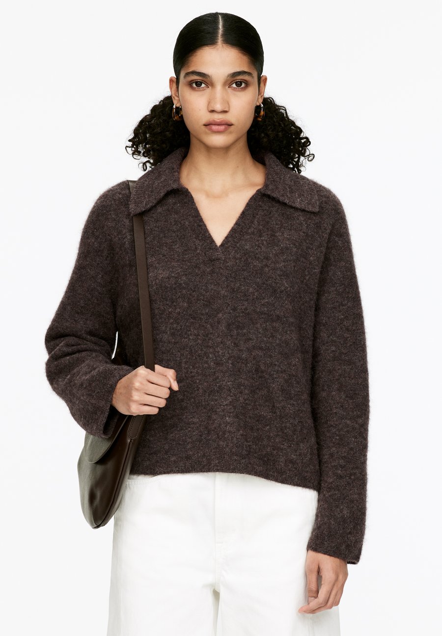 Джемпер ARKET Jumper, Brown
Джемпер ARKET Jumper, Brown