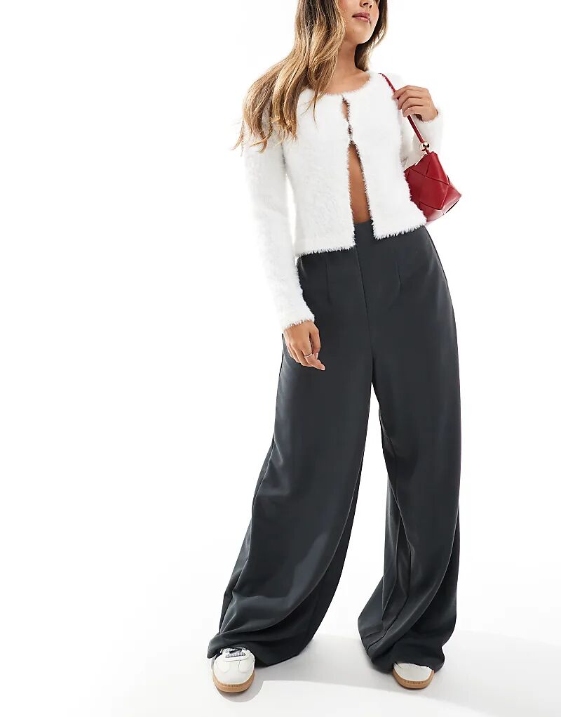 Брюки из трикотажного крепа очень широкие, асфальтово-серого цвета Vero Moda 
Брюки из трикотажного крепа очень широкие, асфальтово-серого цвета Vero Moda