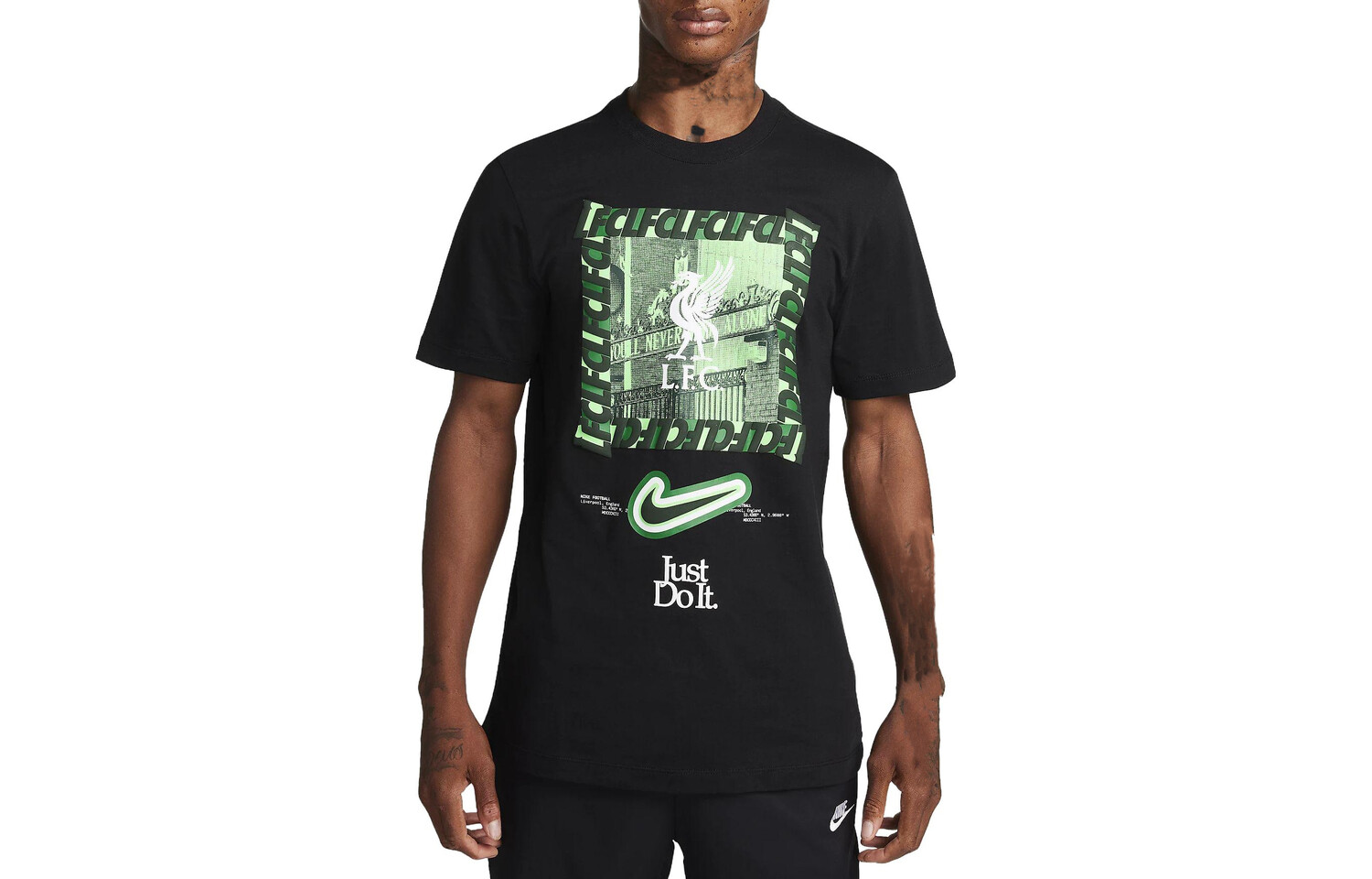 Футболка мужская черная Nike, черный 
Футболка мужская черная Nike, черный