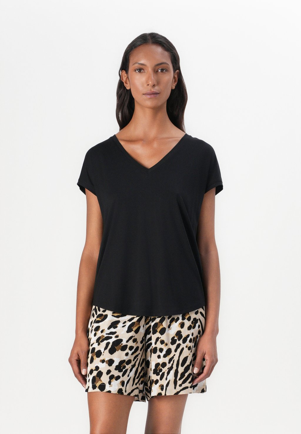 Базовая футболка FLUENT V NECK TOM TAILOR DENIM, черный
Базовая футболка FLUENT V NECK TOM TAILOR DENIM, черный