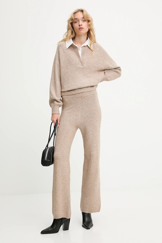 Шерстяной комплект Answear.Lab, бежевый
Шерстяной комплект Answear.Lab, бежевый