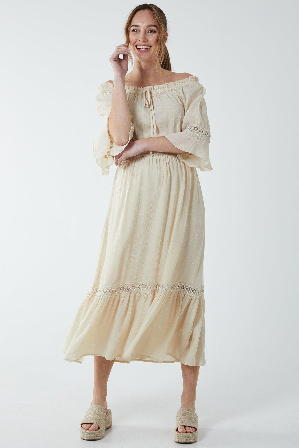 Платье миди с эластичной кружевной вставкой и открытыми плечами Blue Vanilla, бежевый
Платье миди с эластичной кружевной вставкой и открытыми плечами Blue Vanilla, бежевый