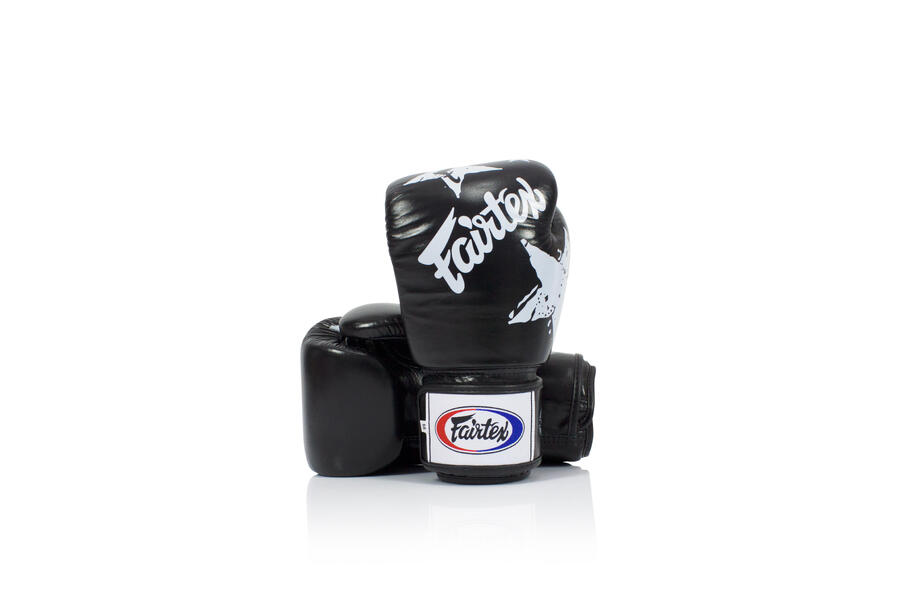 Кожаные боксерские перчатки Fairtex BGV1-N, с принтом Национальный, черные, 14 унций
Кожаные боксерские перчатки Fairtex BGV1-N, с принтом Национальный, черные, 14 унций
