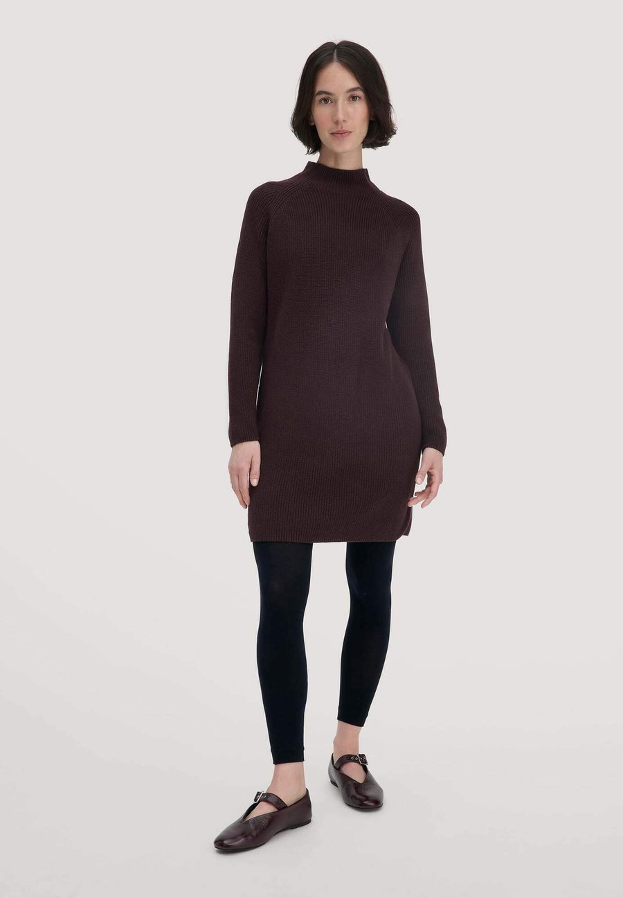 Платье Hessnatur Jumper dress, Schwarzbeere/Mottled Purple
Платье Hessnatur Jumper dress, Schwarzbeere/Mottled Purple
