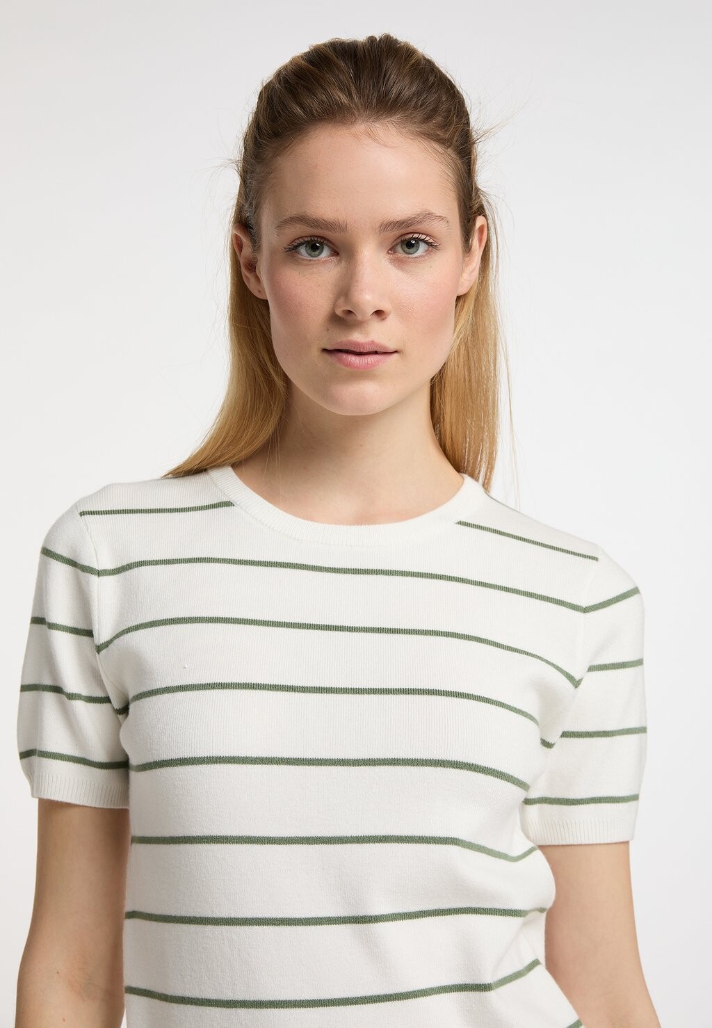 Футболка с принтом KURZARM BRIDGEPORT DreiMaster, кремовый
Футболка с принтом KURZARM BRIDGEPORT DreiMaster, кремовый