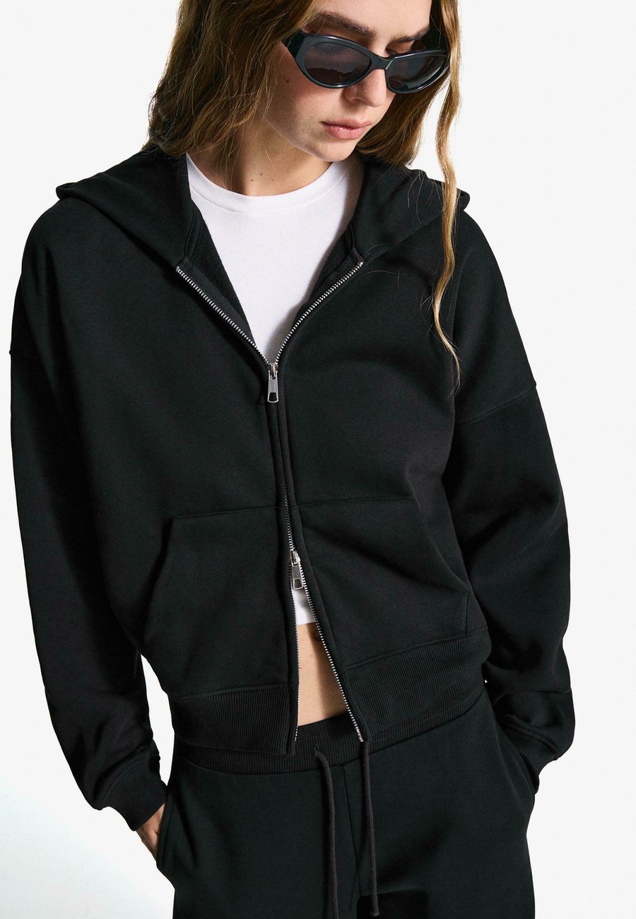 Толстовка Bershka Zip-up sweatshirt, Black
Толстовка Bershka Zip-up sweatshirt, Black