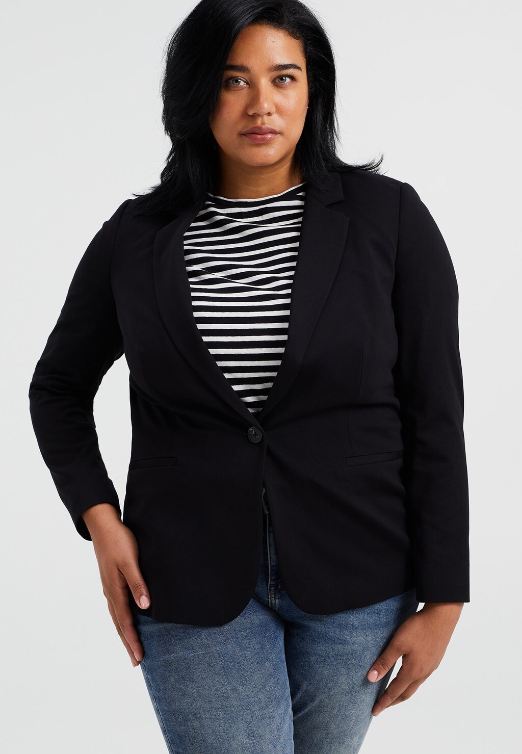 Пиджак WE Fashion CURVE, цвет Black
Пиджак WE Fashion CURVE, цвет Black