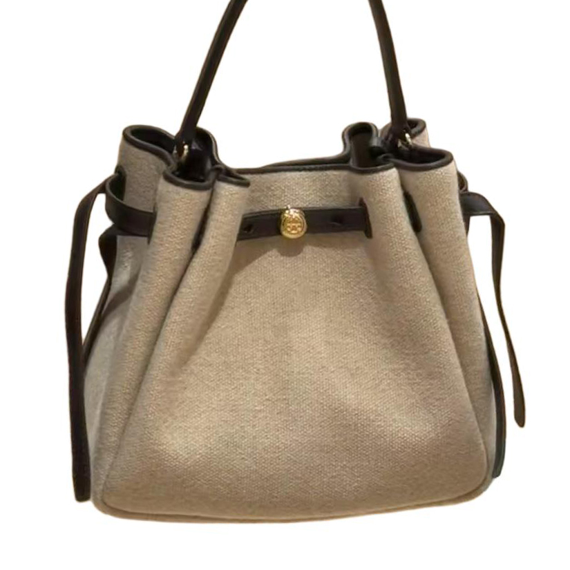 TORY BURCH Сумка-ведро Romy Wool, сумка через плечо, кроссбоди, маленькая женская сумка бежевого цвета
TORY BURCH Сумка-ведро Romy Wool, сумка через плечо, кроссбоди, маленькая женская сумка бежевого цвета