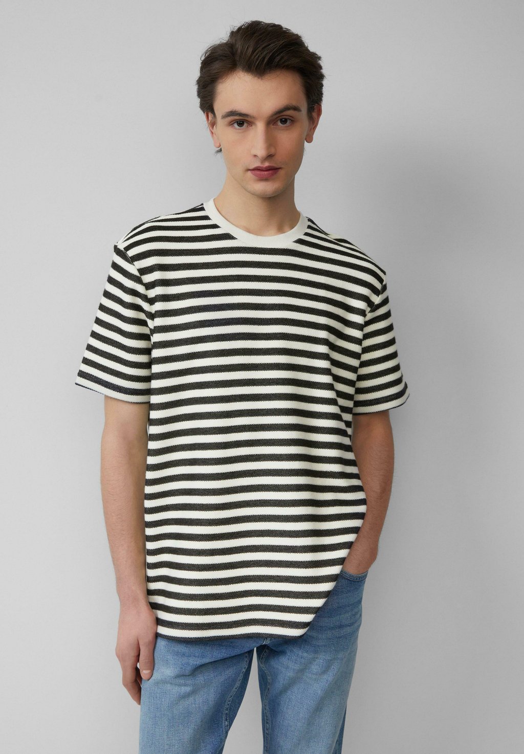 Футболка с принтом GESTREIFTES QS, кремовый
Футболка с принтом GESTREIFTES QS, кремовый