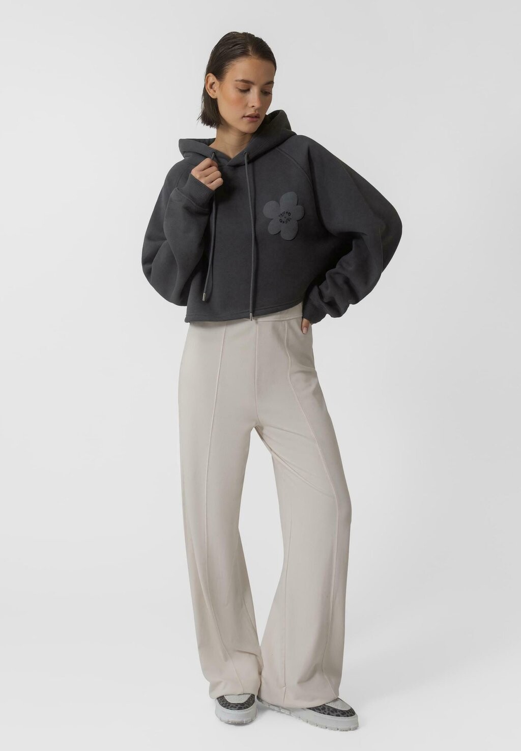 Толстовка с капюшоном OH APRIL, черный
Толстовка с капюшоном OH APRIL, черный