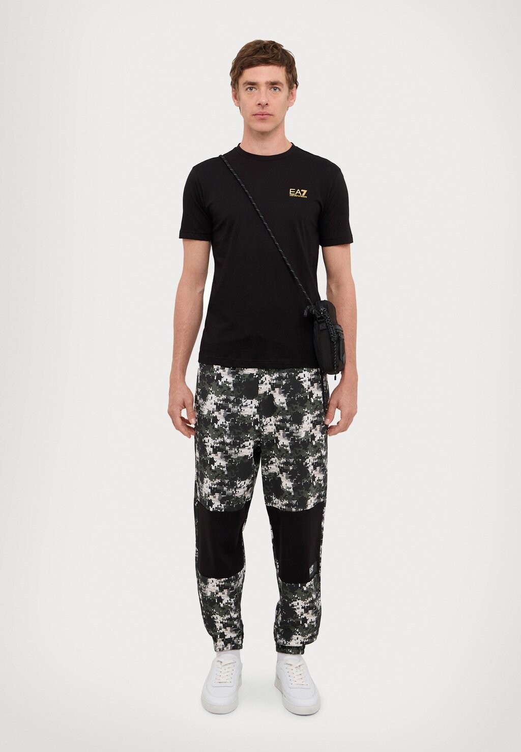 Базовая футболка EA7 Emporio Armani, черный
Базовая футболка EA7 Emporio Armani, черный