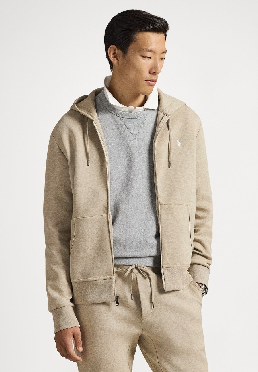 Толстовка Polo Ralph Lauren DOUBLE-KNIT FULL-ZIP HOODIE, Tuscan Beige Heather/Mottled Beige, Бежевый, Толстовка Polo Ralph Lauren DOUBLE-KNIT FULL-ZIP HOODIE, Tuscan Beige Heather/Mottled Beige
Толстовка Polo Ralph Lauren DOUBLE-KNIT FULL-ZIP HOODIE, Tuscan Beige Heather/Mottled Beige, Бежевый, Толстовка Polo Ralph Lauren DOUBLE-KNIT FULL-ZIP HOODIE, Tuscan Beige Heather/Mottled Beige