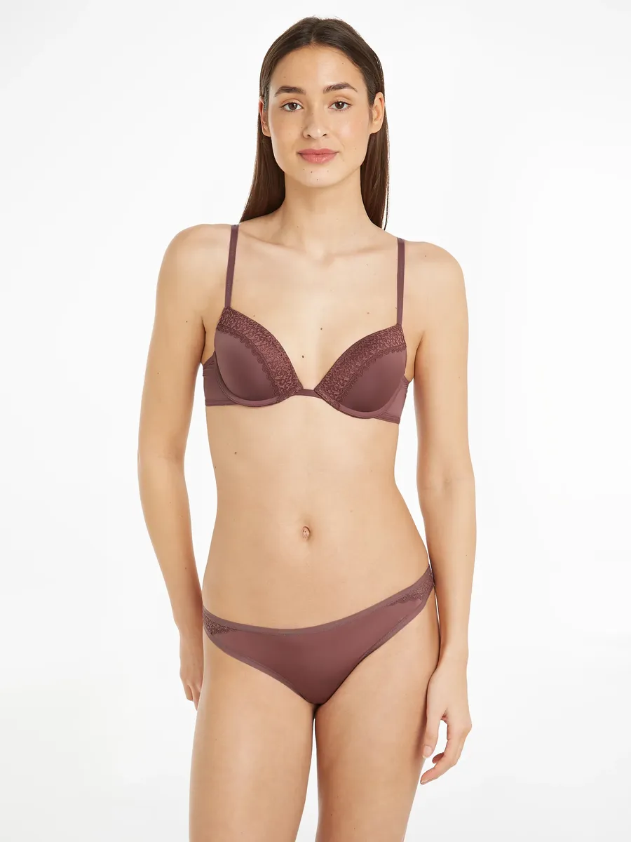 Бюстгальтер пуш-ап Calvin Klein Underwear "PUSH UP PLUNGE", с принтом, цвет Capri Rose
Бюстгальтер пуш-ап Calvin Klein Underwear "PUSH UP PLUNGE", с принтом, цвет Capri Rose