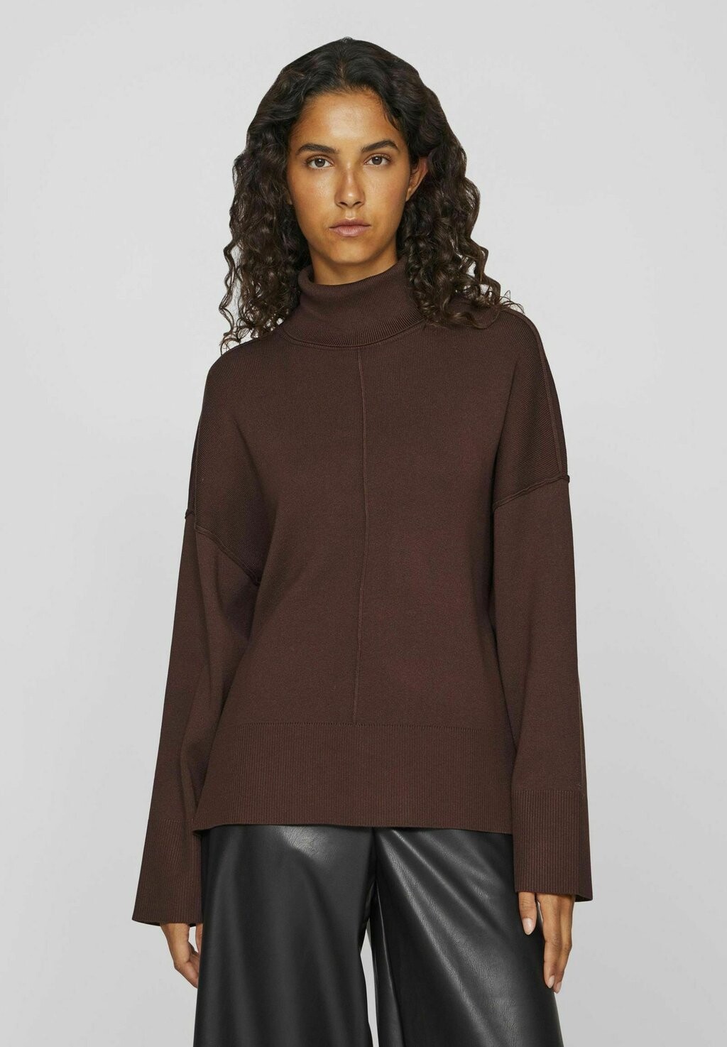 Джемпер VIOSTRIA ROLLNECK-NOOS VILA, темно-коричневый
Джемпер VIOSTRIA ROLLNECK-NOOS VILA, темно-коричневый