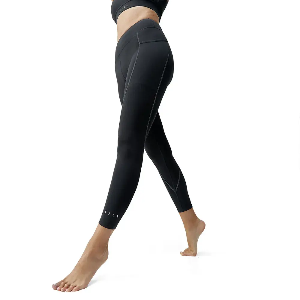 Леггинсы Born Living Yoga Carole 7/8, черный
Леггинсы Born Living Yoga Carole 7/8, черный