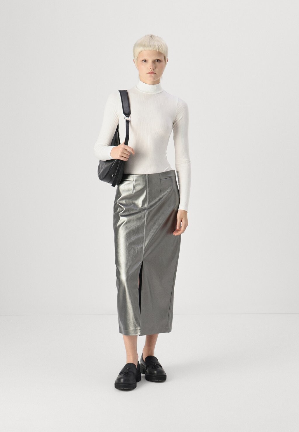 Топ с длинными рукавами MOCK NECK BODYSUIT American Eagle, молочный
Топ с длинными рукавами MOCK NECK BODYSUIT American Eagle, молочный