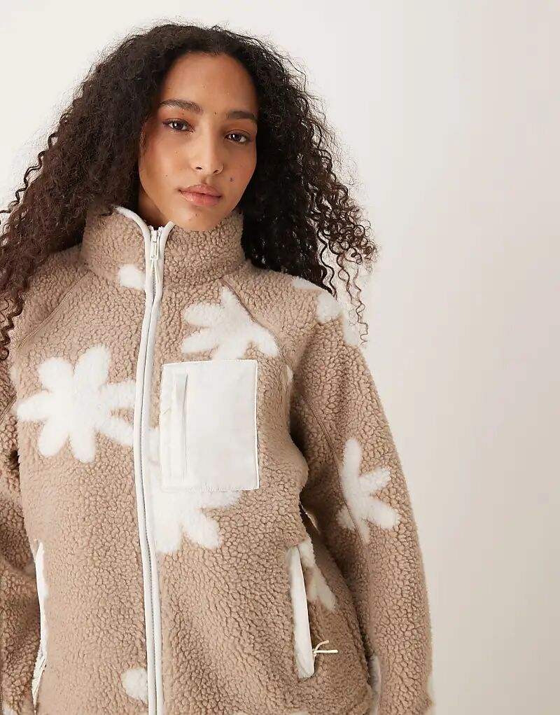 Куртка Cotton On Trail Sherpa на молнии бежевого цвета
Куртка Cotton On Trail Sherpa на молнии бежевого цвета