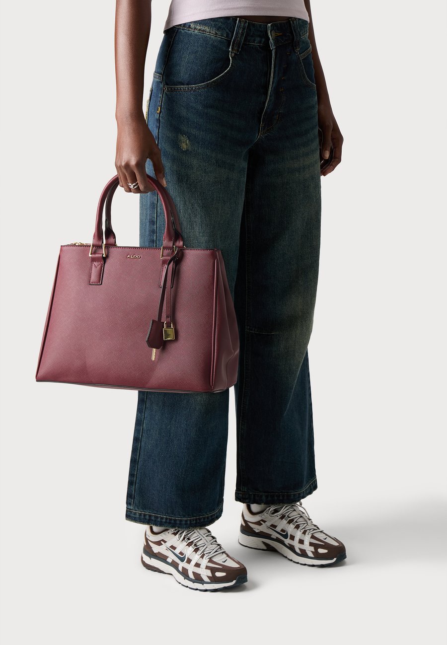 Сумка ALDO NANEVER, Bordo/Bordeaux
Сумка ALDO NANEVER, Bordo/Bordeaux