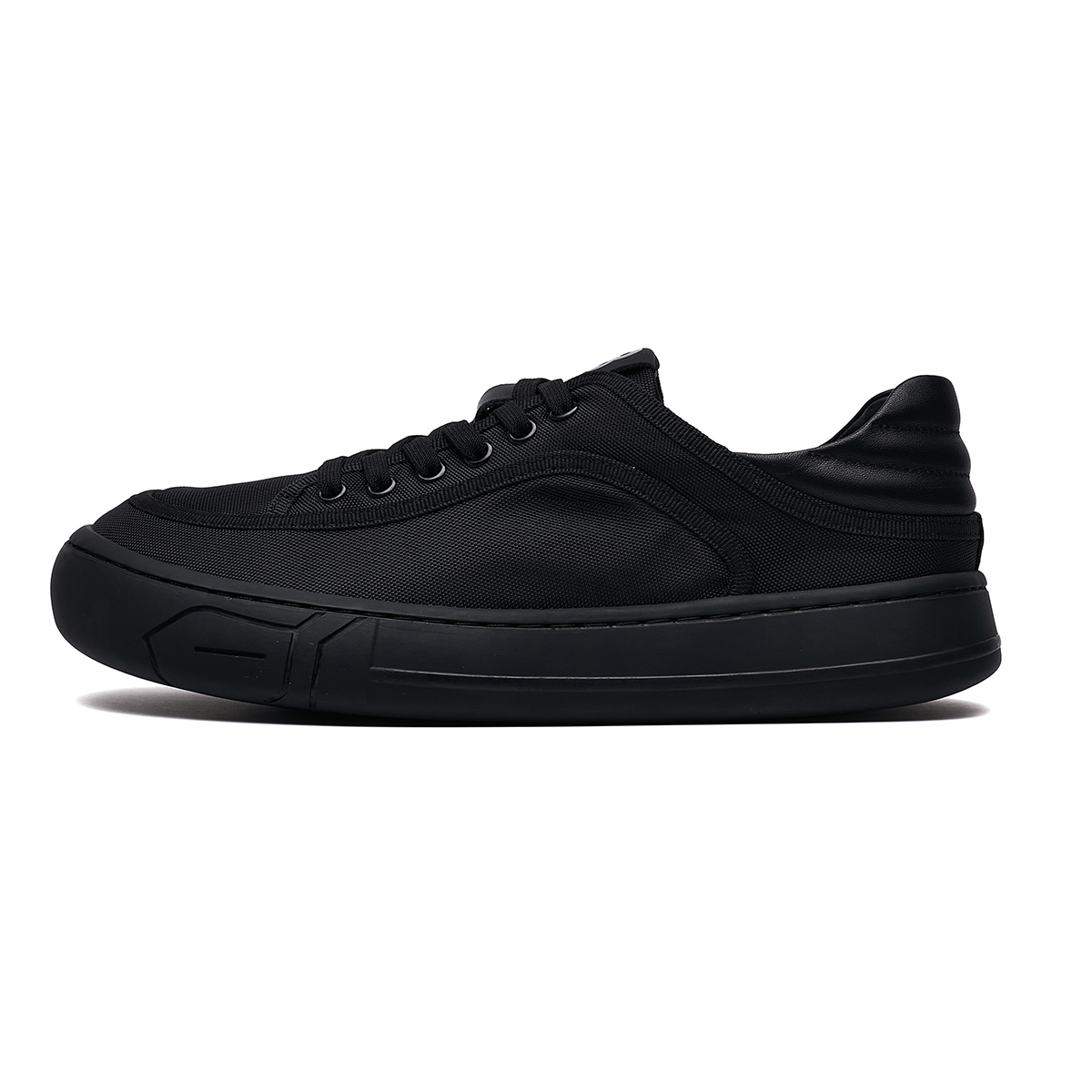 HUITE Износостойкие дышащие низкие кроссовки для скейтбординга, мужские, черные
HUITE Износостойкие дышащие низкие кроссовки для скейтбординга, мужские, черные