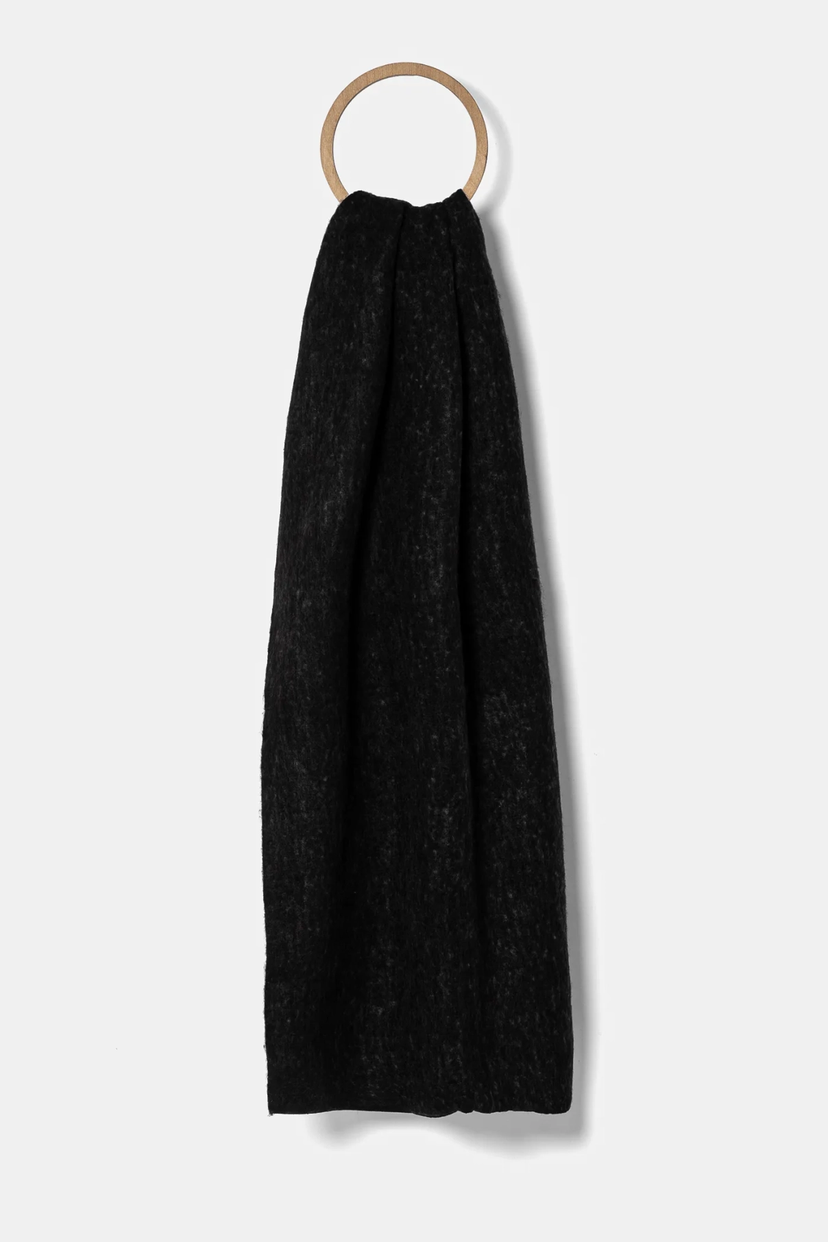 Двусторонний шарф Answear Lab, черный
Двусторонний шарф Answear Lab, черный