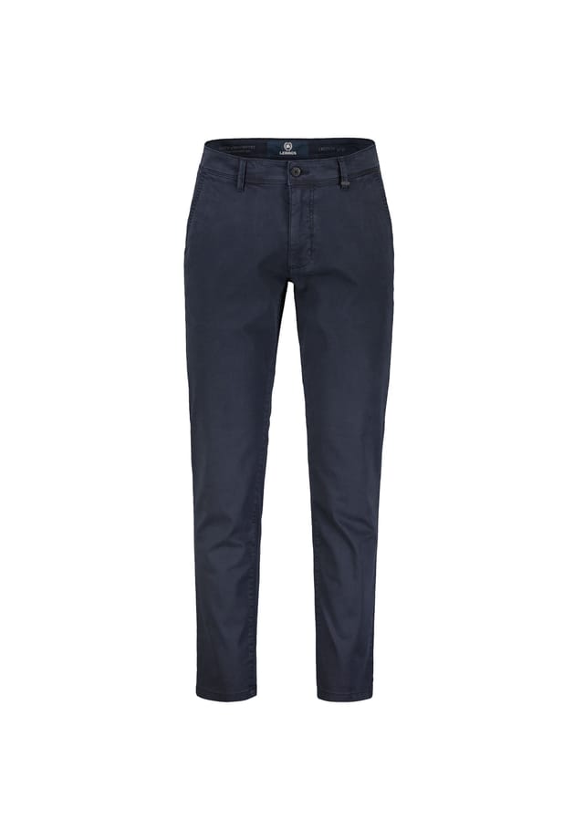 Базовые брюки-чинос структурированного качества облегающего кроя Lerros, синий
Базовые брюки-чинос структурированного качества облегающего кроя Lerros, синий