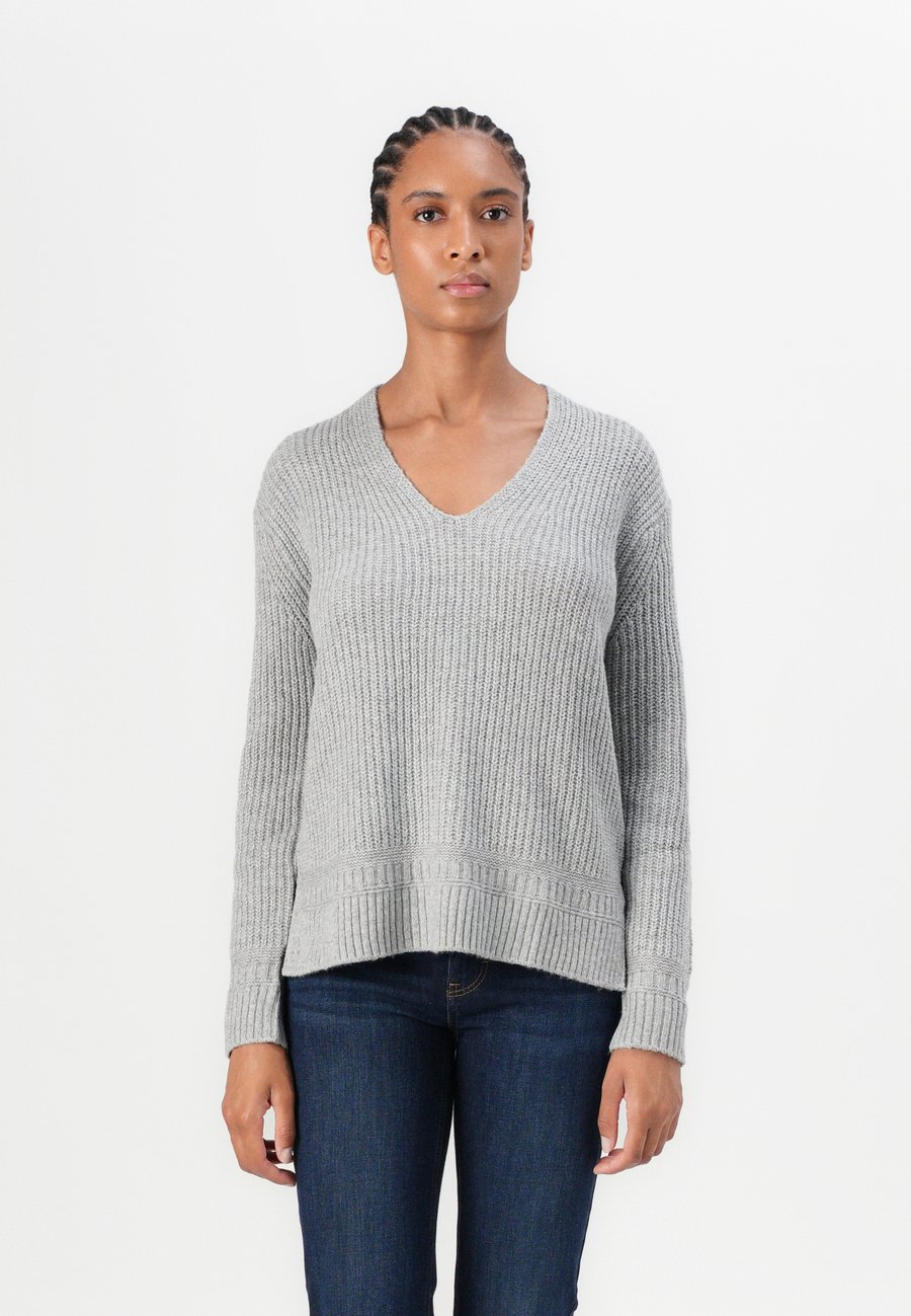 Джемпер TOM TAILOR V NECK PULLOVER, Medium Silver Grey/Grey
Джемпер TOM TAILOR V NECK PULLOVER, Medium Silver Grey/Grey