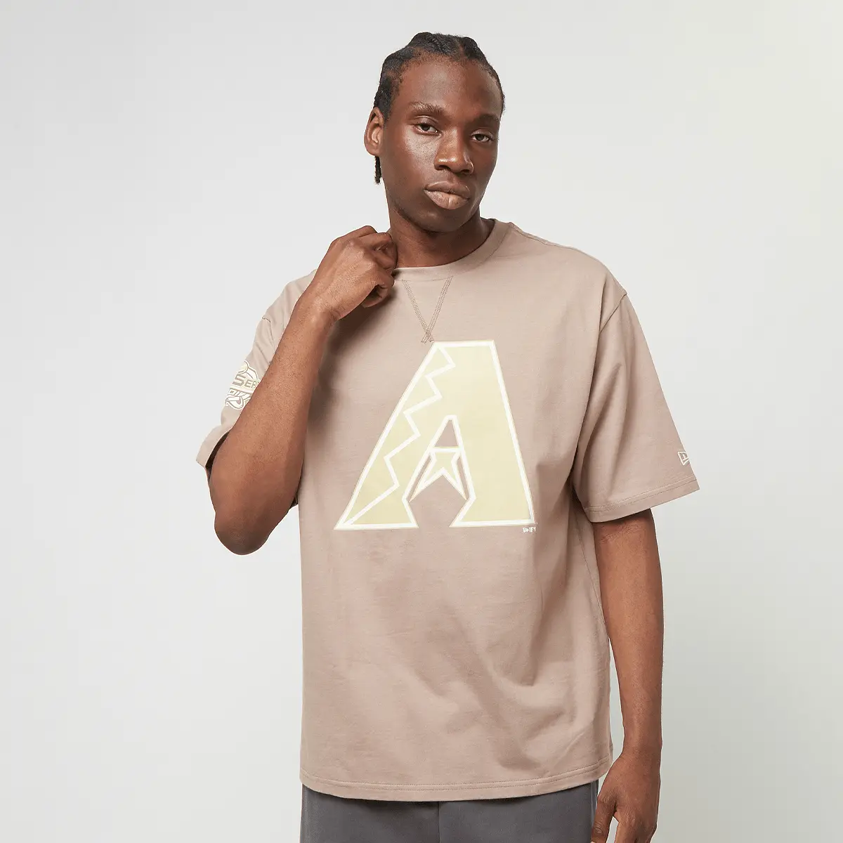 Футболка New Era World Series BP Oversized Tee Arizona Diamondbacks, бежевый
Футболка New Era World Series BP Oversized Tee Arizona Diamondbacks, бежевый