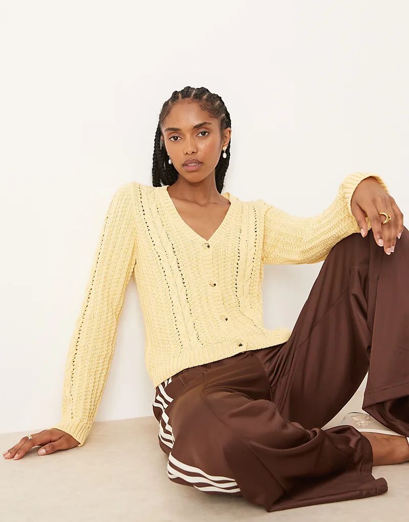 Кардиган ASOS DESIGN с V-образным вырезом и косами цвета пахты
Кардиган ASOS DESIGN с V-образным вырезом и косами цвета пахты