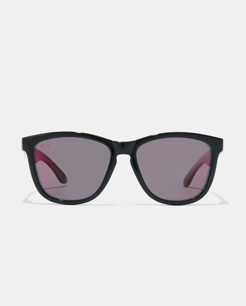 Солнцезащитные очки унисекс в квадратной оправе из материала TR90 с поляризованными линзами Hawkers, мультиколор
Солнцезащитные очки унисекс в квадратной оправе из материала TR90 с поляризованными линзами Hawkers, мультиколор