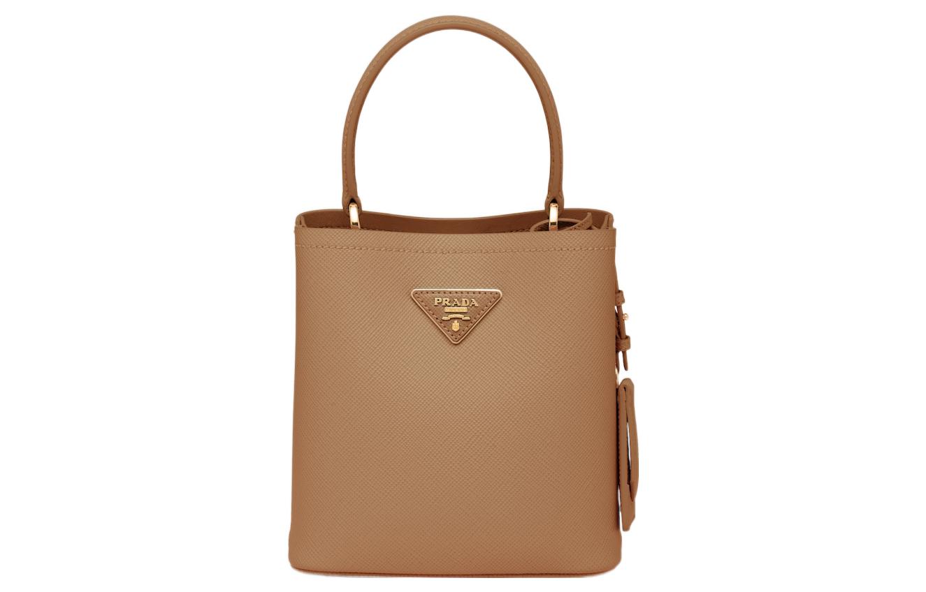 Кожаная сумка через плечо panier, кроссбоди, женская повседневная сумка regular caramel PRADA
Кожаная сумка через плечо panier, кроссбоди, женская повседневная сумка regular caramel PRADA