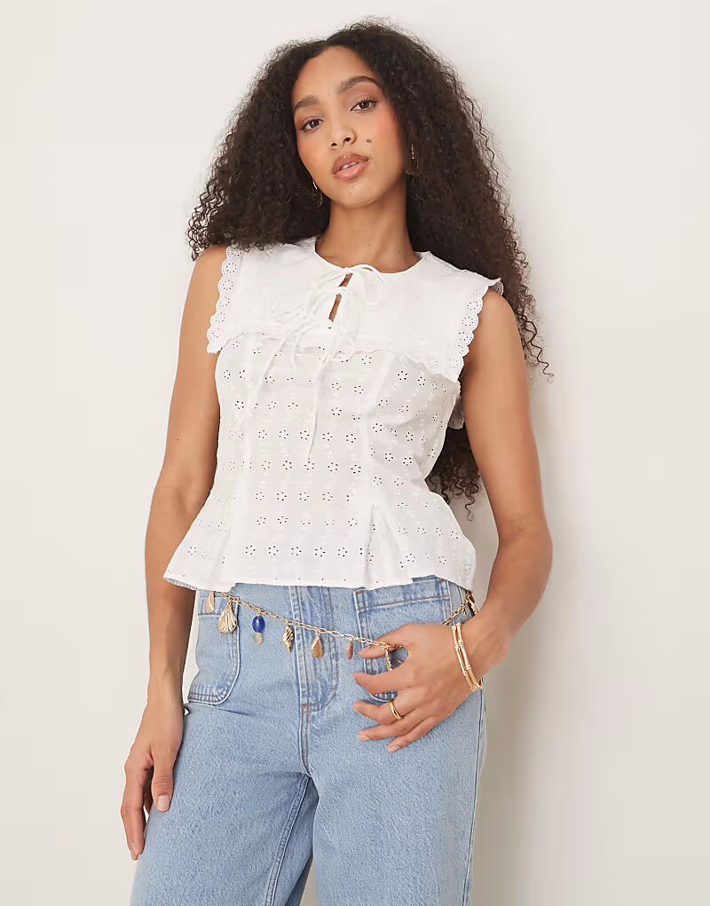 Топ Nobody's Child Bella с квадратным воротником белого цвета 
Топ Nobody's Child Bella с квадратным воротником белого цвета