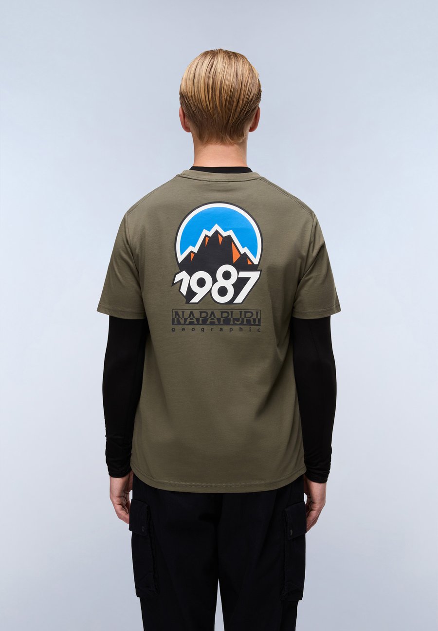 Футболка Napapijri MONTEPIANA, Tea Leaf G0A/Light Green, Зеленый, Футболка Napapijri MONTEPIANA, Tea Leaf G0A/Light Green
Футболка Napapijri MONTEPIANA, Tea Leaf G0A/Light Green, Зеленый, Футболка Napapijri MONTEPIANA, Tea Leaf G0A/Light Green