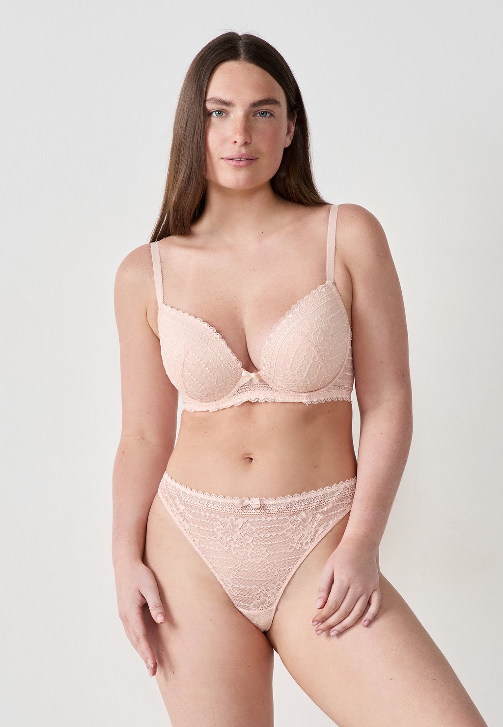 Бюстгальтер на косточках PANAMA Etam, светло-розовый
Бюстгальтер на косточках PANAMA Etam, светло-розовый