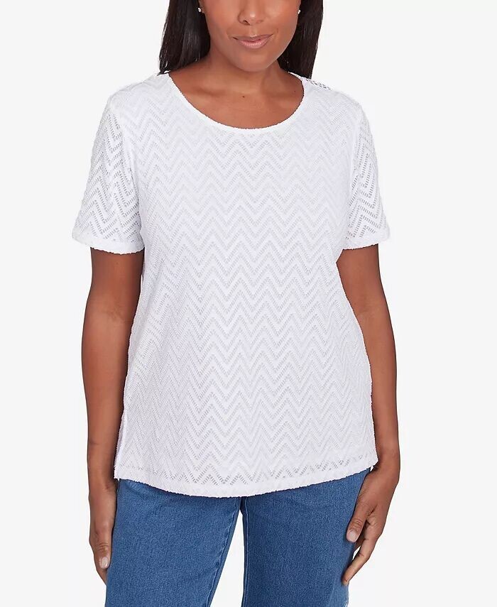 Футболка Petite Classics с фактурным шевронным узором и кружевной спинкой Alfred Dunner, белый
Футболка Petite Classics с фактурным шевронным узором и кружевной спинкой Alfred Dunner, белый