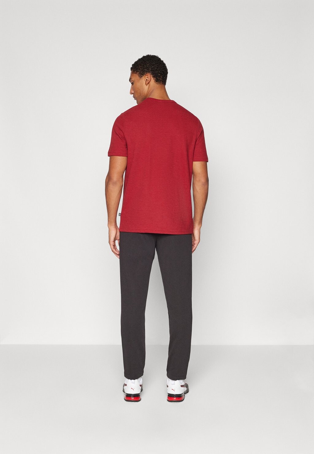 Спортивные брюки LOGO SWEATPANTS Puma, черный
Спортивные брюки LOGO SWEATPANTS Puma, черный