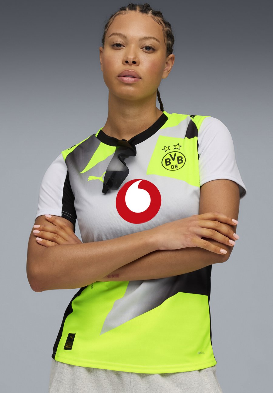 Футболка Puma BVB AWAY JERSEY REPLICA W, Silver Mist/Yellow Alert/Silver-Coloured, Красный, Футболка Puma BVB AWAY JERSEY REPLICA W, Silver Mist/Yellow Alert/Silver-Coloured
Футболка Puma BVB AWAY JERSEY REPLICA W, Silver Mist/Yellow Alert/Silver-Coloured, Красный, Футболка Puma BVB AWAY JERSEY REPLICA W, Silver Mist/Yellow Alert/Silver-Coloured